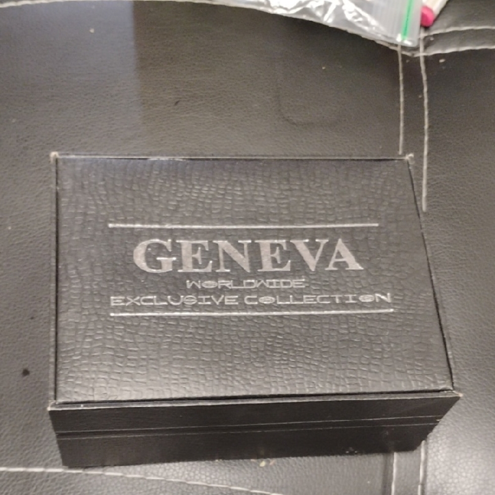 Vintage GENEVA WORLDWIDE EXCLUSIVE COLLECTION Time To Play Collection Watch Mint